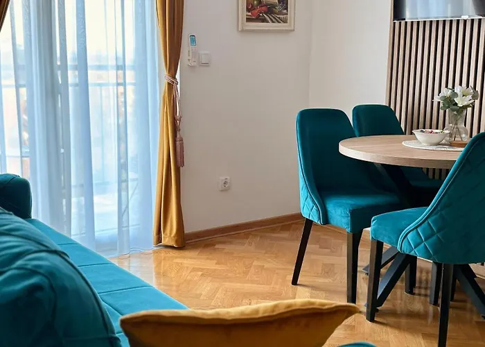 Aurora Lux 아파트 *